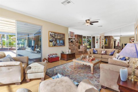 Casa en venta en Umatilla, Florida, 3 dormitorios, 220.92 m2 № 2218477 - foto 9