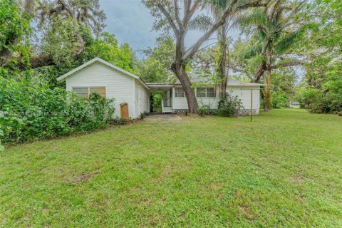 Commercial property in LaBelle, Florida № 1957612 - photo 9