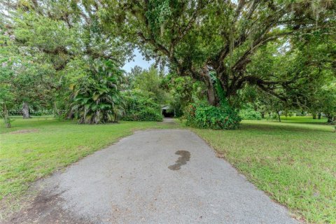 Commercial property in LaBelle, Florida № 1957612 - photo 12