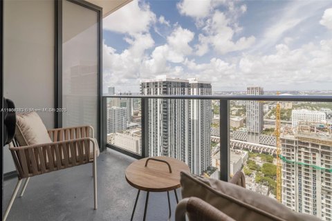 Condo in Miami, Florida, 1 bedroom  № 2081921 - photo 1