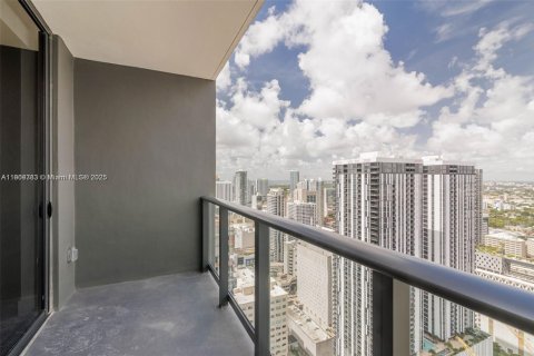 Condo in Miami, Florida, 1 bedroom  № 2081921 - photo 10