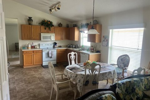 House in Winter Garden, Florida 4 bedrooms, 204.29 sq.m. № 2216880 - photo 3