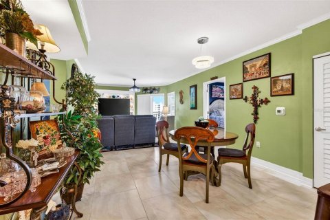 Condo in New Port Richey, Florida, 2 bedrooms № 2134703 - photo 15
