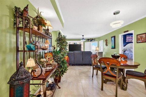 Condo in New Port Richey, Florida, 2 bedrooms № 2134703 - photo 14