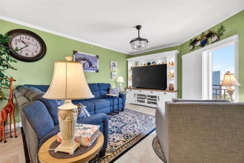 Condo in New Port Richey, Florida, 2 bedrooms № 2134703 - photo 18