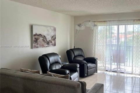 Купить кондоминиум в Хайалиа, Флорида 2 спальни, 71.53м2, № 2062491 - фото 2