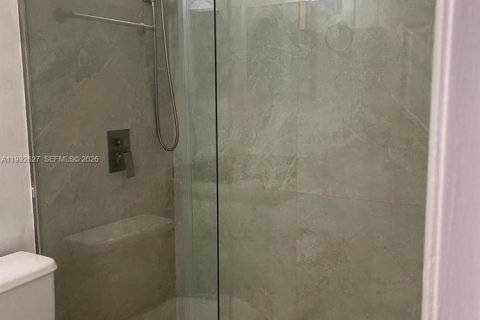 Купить кондоминиум в Хайалиа, Флорида 2 спальни, 71.53м2, № 2062491 - фото 7