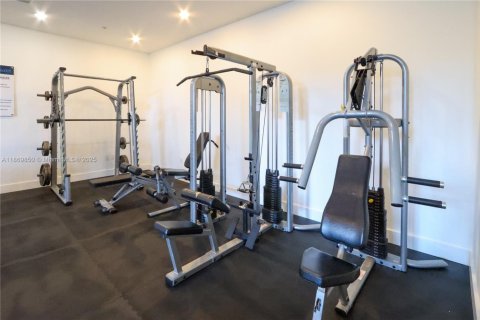 Condo in Miami, Florida, 2 bedrooms  № 1895318 - photo 9