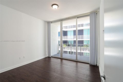 Condo in Miami, Florida, 2 bedrooms  № 1895318 - photo 27