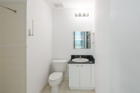 Condo in Miami, Florida, 2 bedrooms  № 1895318 - photo 30