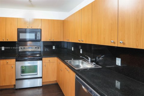 Condo in Miami, Florida, 2 bedrooms  № 1895318 - photo 21