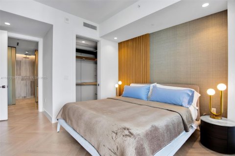 Condo in Miami Beach, Florida, 2 bedrooms  № 1920387 - photo 23
