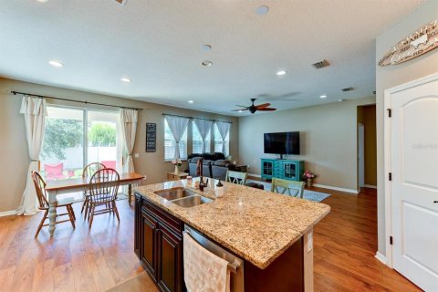 House in Sarasota, Florida 4 bedrooms, 172.89 sq.m. № 1916136 - photo 14
