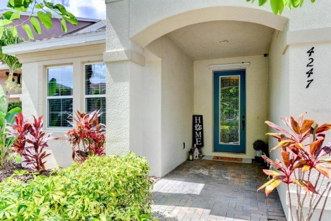 House in Sarasota, Florida 4 bedrooms, 172.89 sq.m. № 1916136 - photo 5