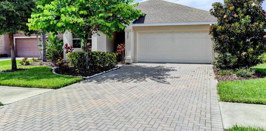 House in Sarasota, Florida 4 bedrooms, 172.89 sq.m. № 1916136
