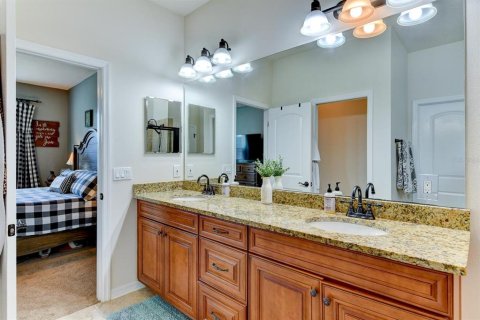 House in Sarasota, Florida 4 bedrooms, 172.89 sq.m. № 1916136 - photo 26