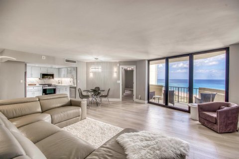 Condo in Riviera Beach, Florida, 2 bedrooms  № 2260943 - photo 5