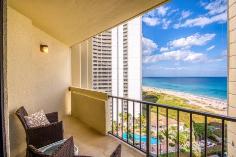 Condo in Riviera Beach, Florida, 2 bedrooms  № 2260943 - photo 2