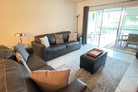 Condo in Deerfield Beach, Florida, 2 bedrooms  № 1937535 - photo 12