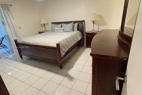Condo in Deerfield Beach, Florida, 2 bedrooms  № 1937535 - photo 18