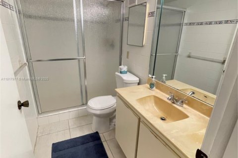 Condo in Deerfield Beach, Florida, 2 bedrooms  № 1937535 - photo 20