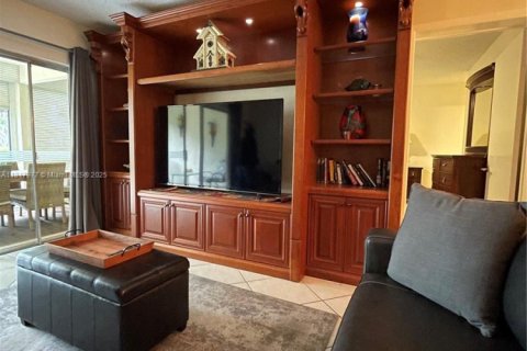Condo in Deerfield Beach, Florida, 2 bedrooms  № 1937535 - photo 11