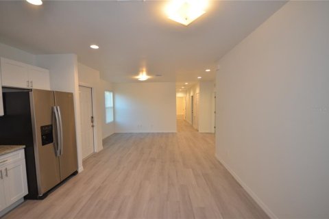 Casa en alquiler en Fort Myers, Florida, 4 dormitorios, 116.78 m2 № 2091477 - foto 10
