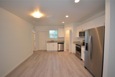Casa en alquiler en Fort Myers, Florida, 4 dormitorios, 116.78 m2 № 2091477 - foto 11