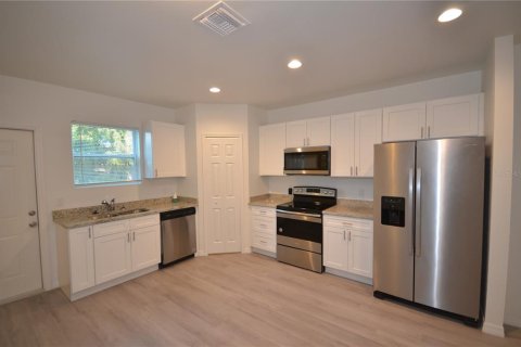 Casa en alquiler en Fort Myers, Florida, 4 dormitorios, 116.78 m2 № 2091477 - foto 13