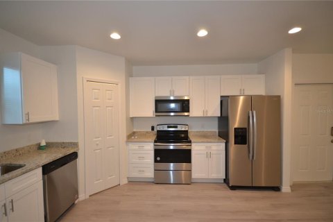 Casa en alquiler en Fort Myers, Florida, 4 dormitorios, 116.78 m2 № 2091477 - foto 12