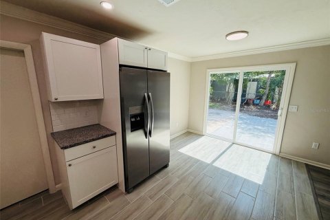 House in Gainesville, Florida 3 bedrooms, 108.51 sq.m. № 2225015 - photo 9