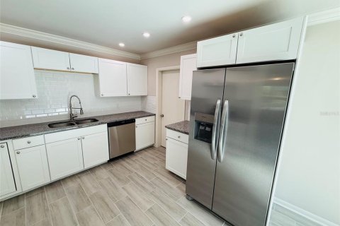 House in Gainesville, Florida 3 bedrooms, 108.51 sq.m. № 2225015 - photo 8