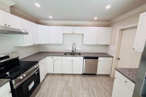 House in Gainesville, Florida 3 bedrooms, 108.51 sq.m. № 2225015 - photo 6