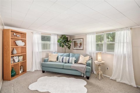 House in Orlando, Florida 3 bedrooms, 111.48 sq.m. № 1795389 - photo 10