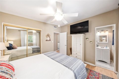 House in Orlando, Florida 3 bedrooms, 111.48 sq.m. № 1795389 - photo 13