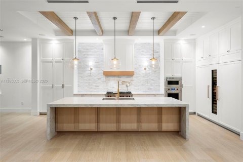 House in Pinecrest, Florida 8 bedrooms, 643.63 sq.m. № 2062732 - photo 16