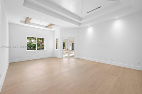 House in Pinecrest, Florida 8 bedrooms, 643.63 sq.m. № 2062732 - photo 28