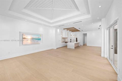 House in Pinecrest, Florida 8 bedrooms, 643.63 sq.m. № 2062732 - photo 23