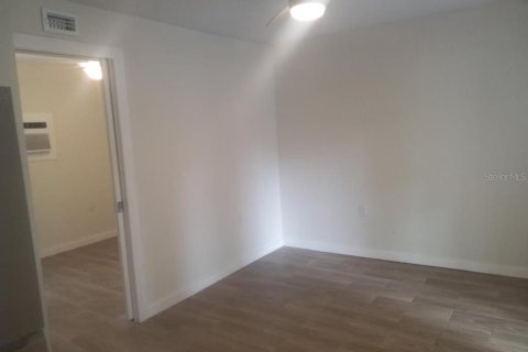 Casa en alquiler en Brooksville, Florida, 1 dormitorio, 51.1 m2 № 1634274 - foto 2