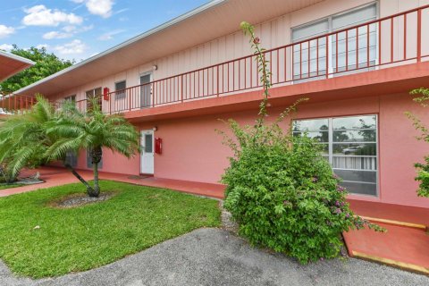 Condo in West Palm Beach, Florida, 2 bedrooms  № 2171530 - photo 22