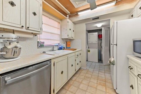 Condo in West Palm Beach, Florida, 2 bedrooms  № 2171530 - photo 10