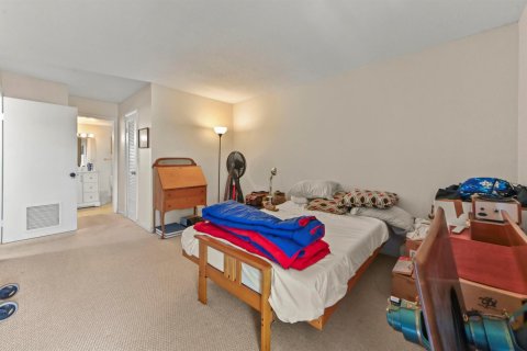 Condo in West Palm Beach, Florida, 2 bedrooms  № 2171530 - photo 12