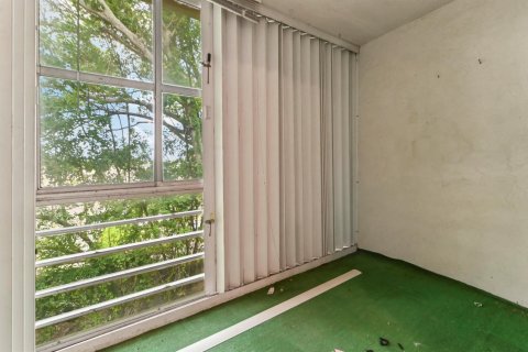 Condo in West Palm Beach, Florida, 2 bedrooms  № 2171530 - photo 19