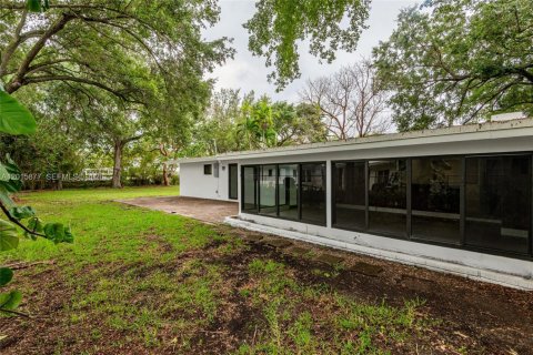 House in Pinecrest, Florida 3 bedrooms, 193.24 sq.m. № 2087109 - photo 7