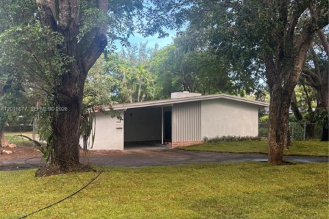 House in Pinecrest, Florida 3 bedrooms, 193.24 sq.m. № 2087109 - photo 3