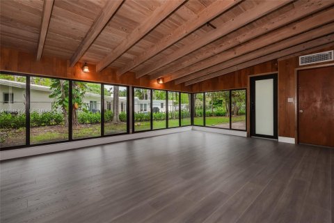 House in Pinecrest, Florida 3 bedrooms, 193.24 sq.m. № 2087109 - photo 20