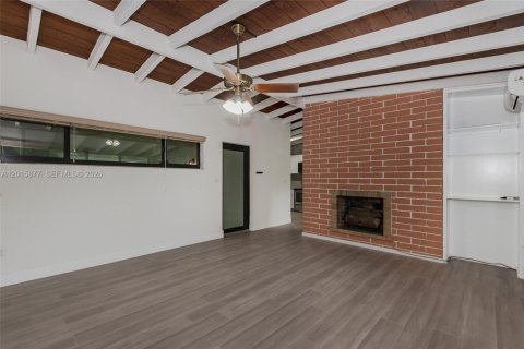 House in Pinecrest, Florida 3 bedrooms, 193.24 sq.m. № 2087109 - photo 11