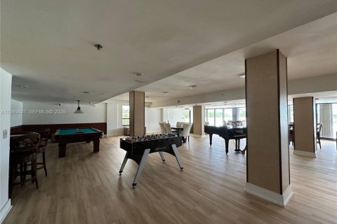 Copropriété à vendre à Bal Harbour, Floride: 1 chambre, 94.67 m2 № 2090891 - photo 24