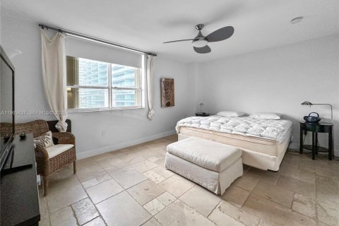 Copropriété à vendre à Bal Harbour, Floride: 1 chambre, 94.67 m2 № 2090891 - photo 14