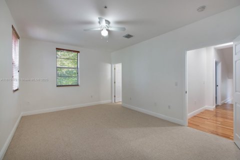 Townhouse in Miami, Florida 3 bedrooms, 227.15 sq.m. № 1766772 - photo 22
